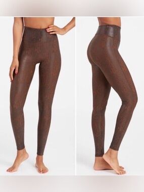 SPANX Faux Leather Snakeskin
Print Leggings Stretch Club
Edgy Biker Brown Large